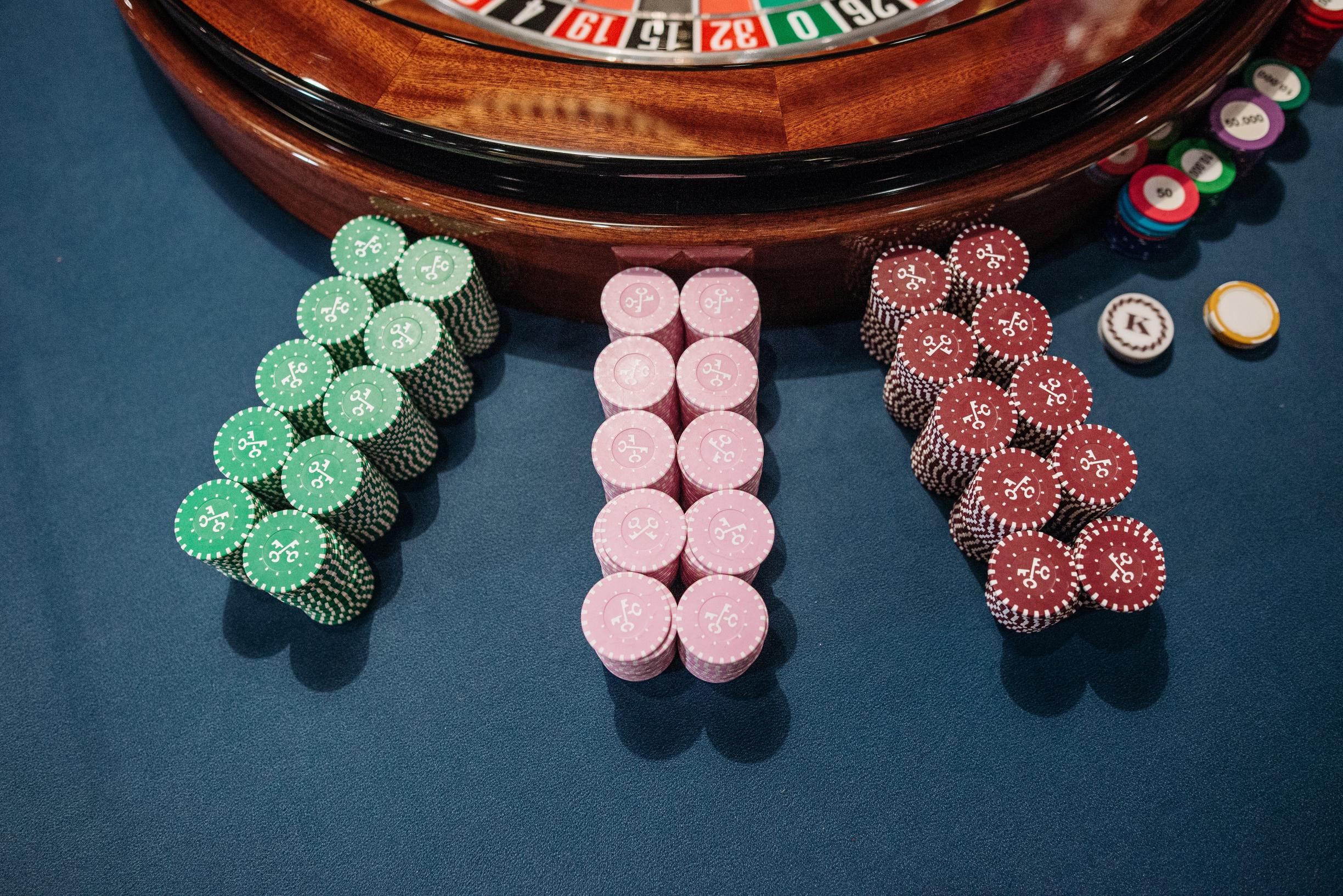 From Beginner to Pro: A Comprehensive Guide to Learning Poker