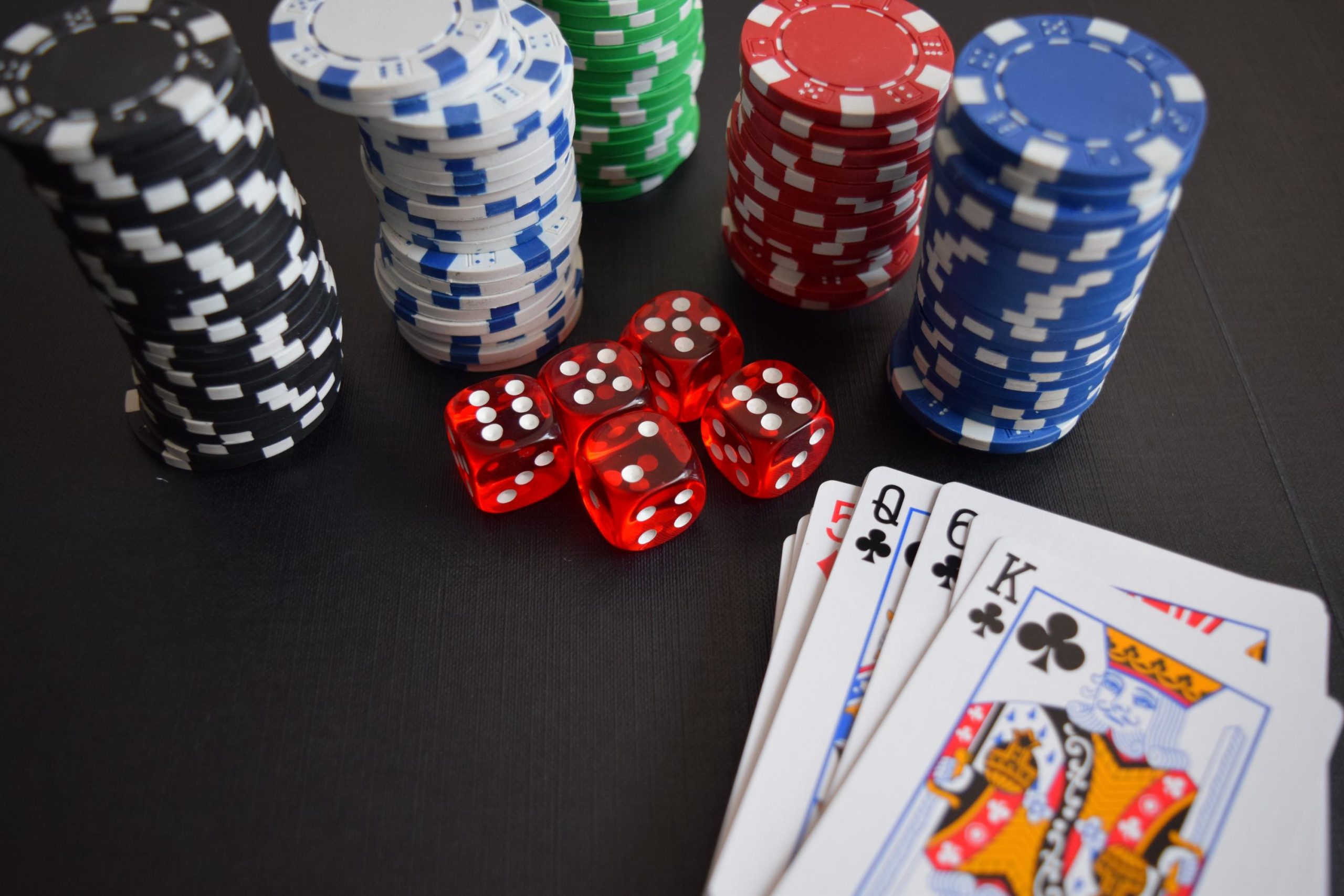 The Legalization of Online Gambling: A Look at the Pros and Cons