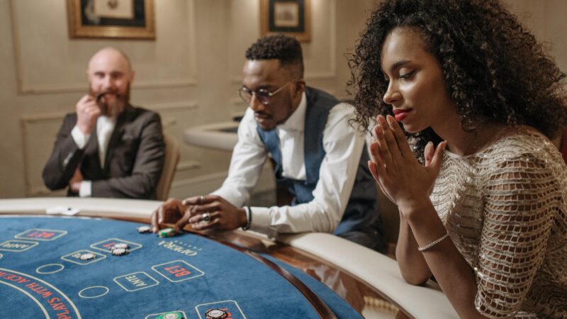 How New Players Can Approach Online Baccarat with Confidence